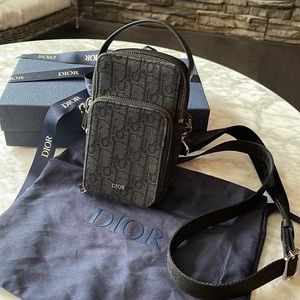 Dior Men’s sling vertical wallet on strap oblique